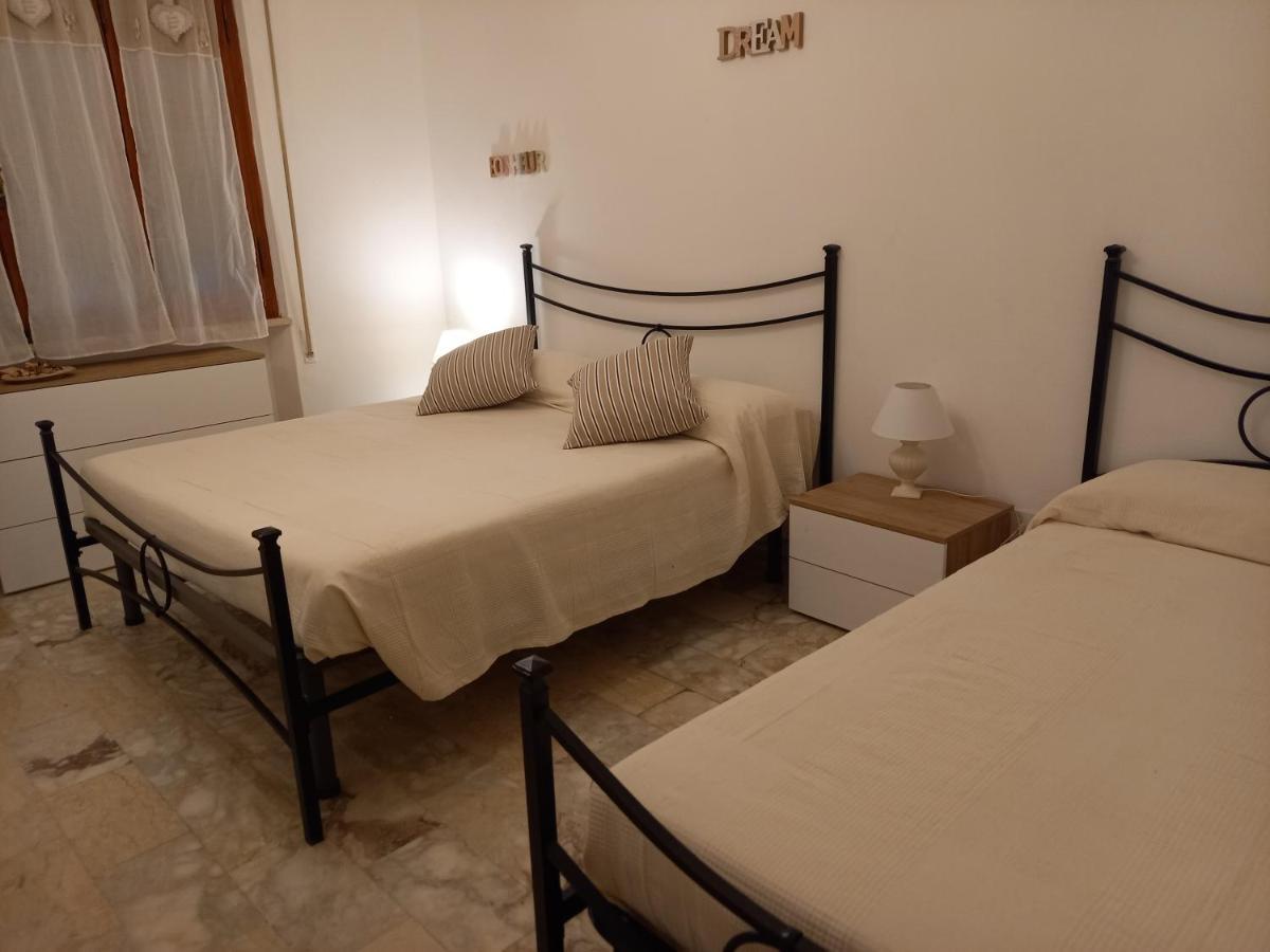 Bilocale Climatizzato A 850M Dalla Spiaggia Casa Katia Marina di Massa Exteriör bild